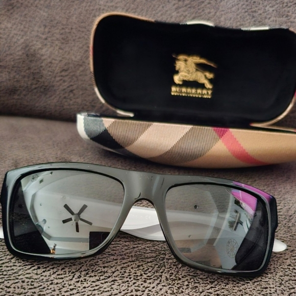 Burberry Black and Gray Sunglasses - Picture 3 of 6